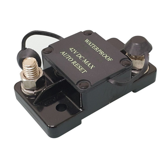Watertight circuit breaker automatic reset